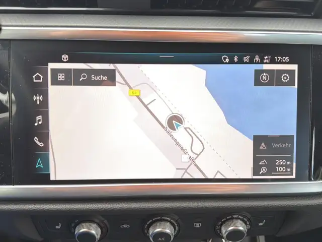 Audi Q3 view 21