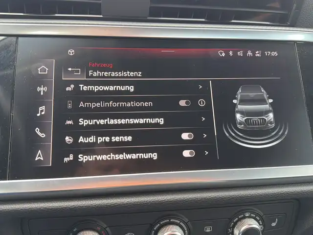 Audi Q3 view 25