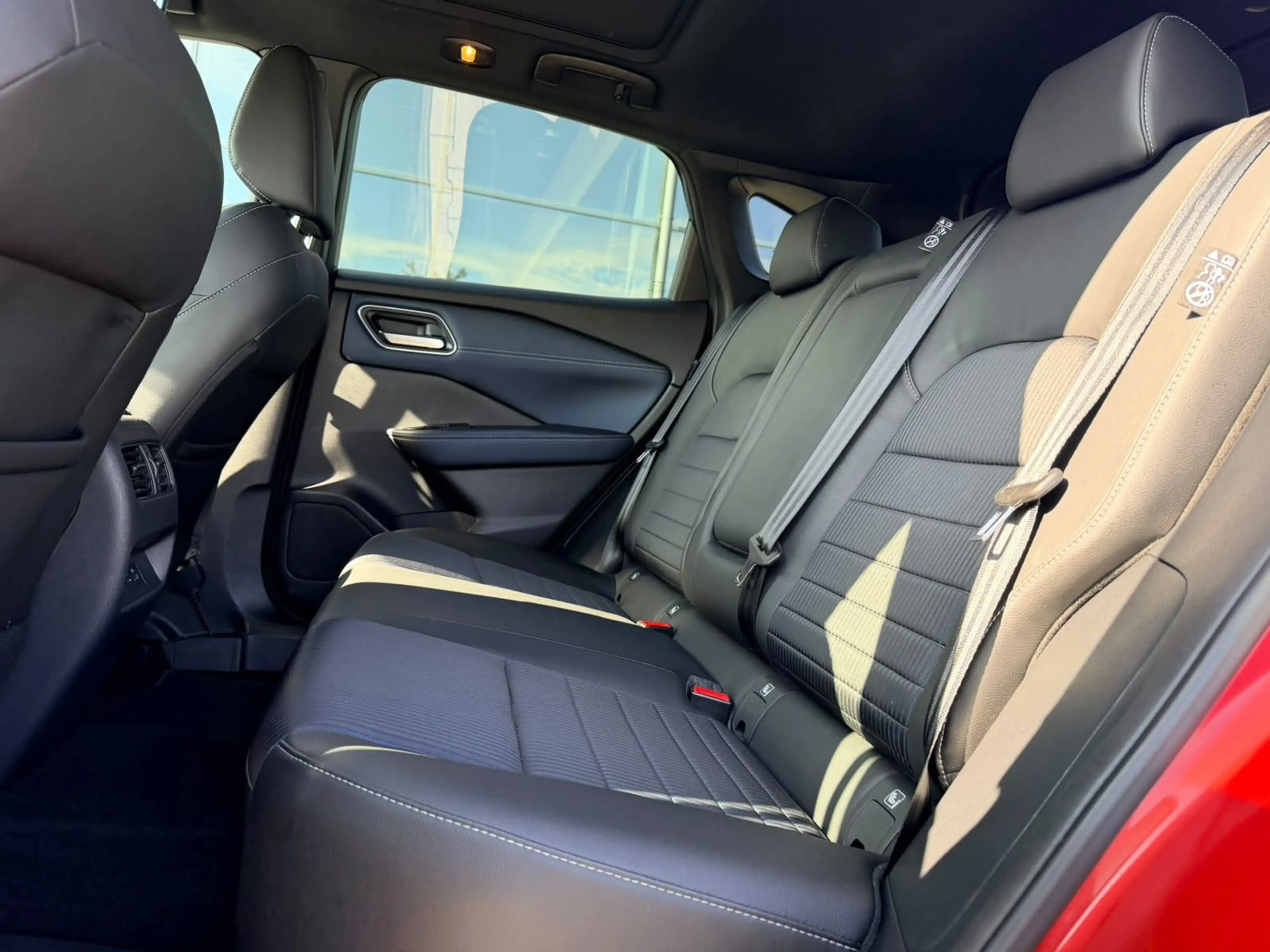 Nissan Qashqai 1.3DIG-T Tekna 158PS Tekna Design Bose — photo 9