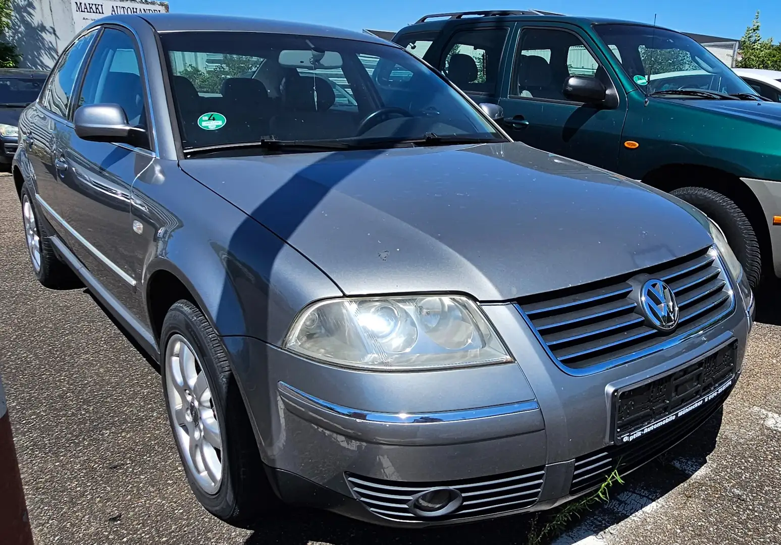Volkswagen Passat 1.8 T Highline/Automatik Gris - 2