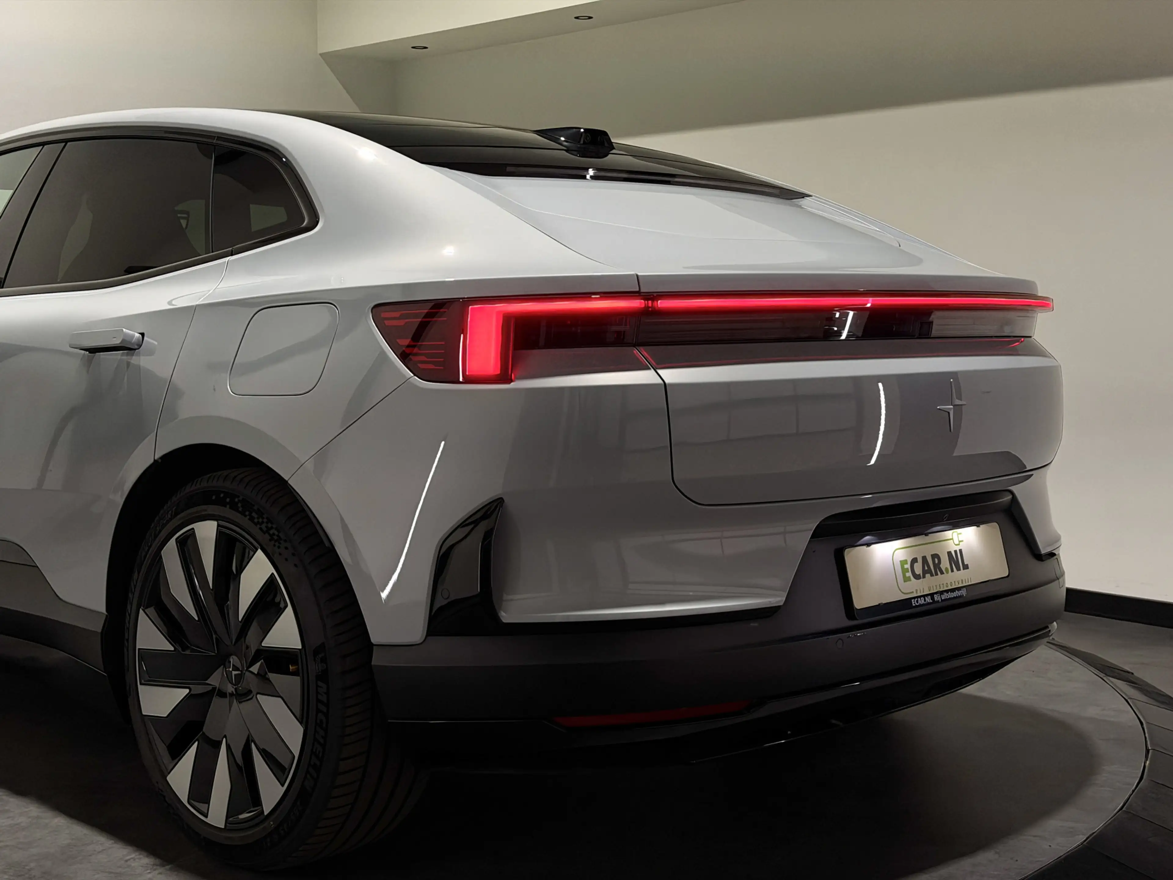 Polestar 4 Long Range Single motor 100 kWh |Drive Pro, Pilot — photo 10
