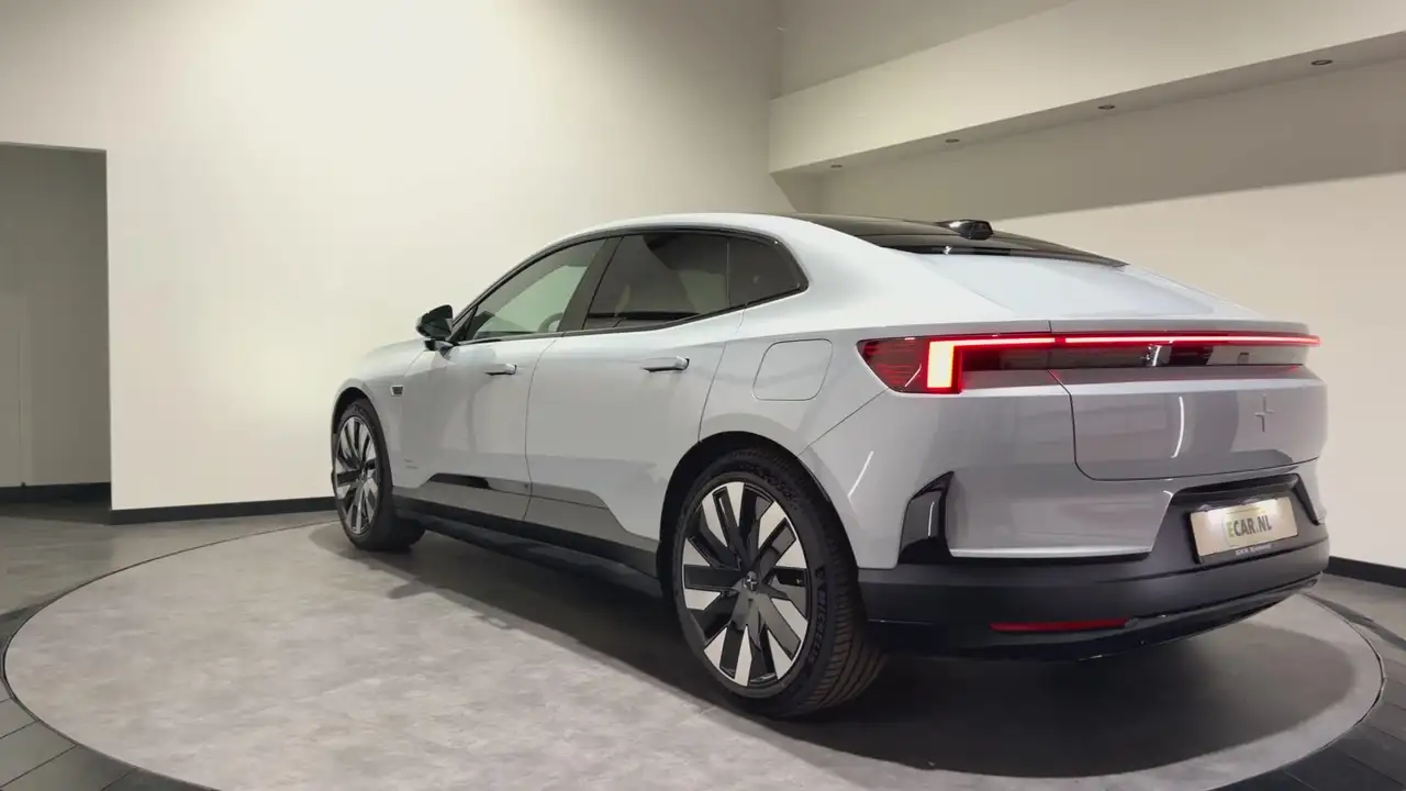 Polestar 4 2024