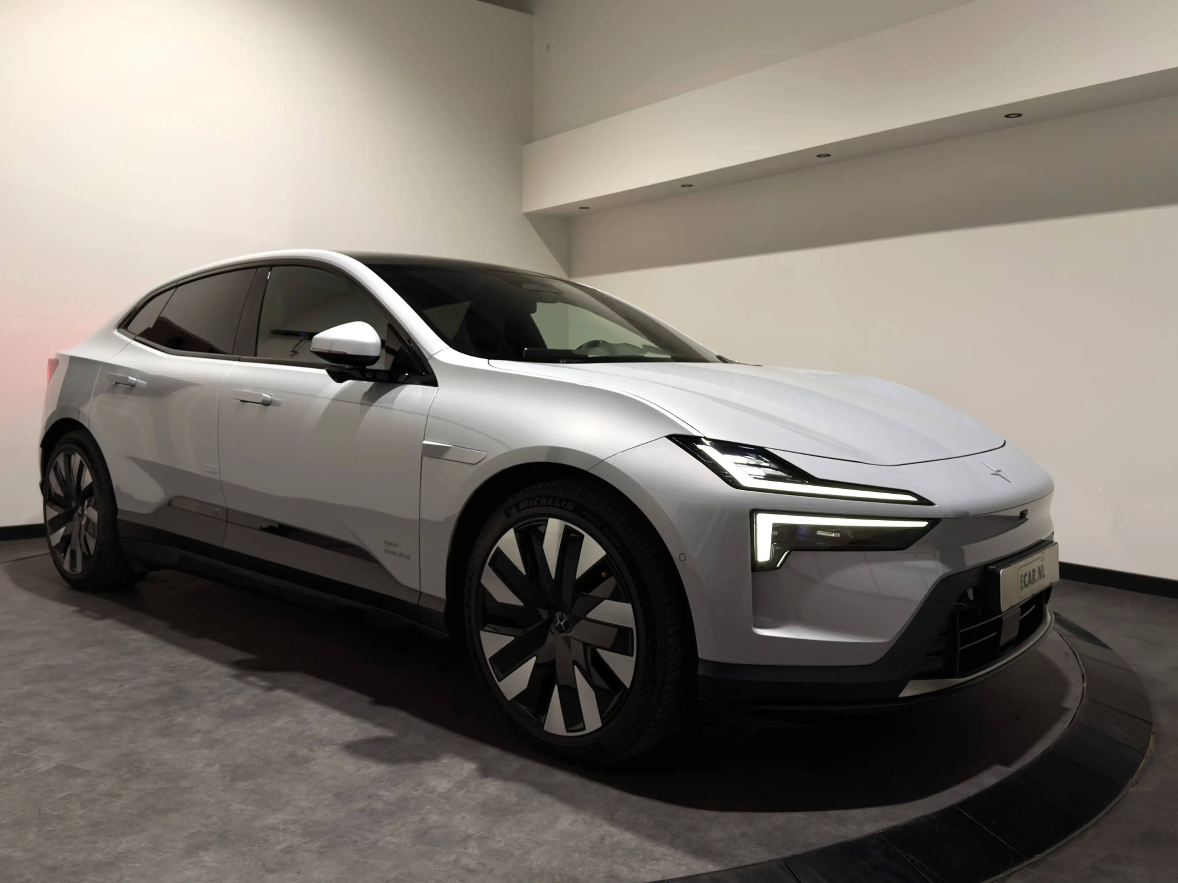 Polestar 4 Long Range Single motor 100 kWh |Drive Pro, Pilot