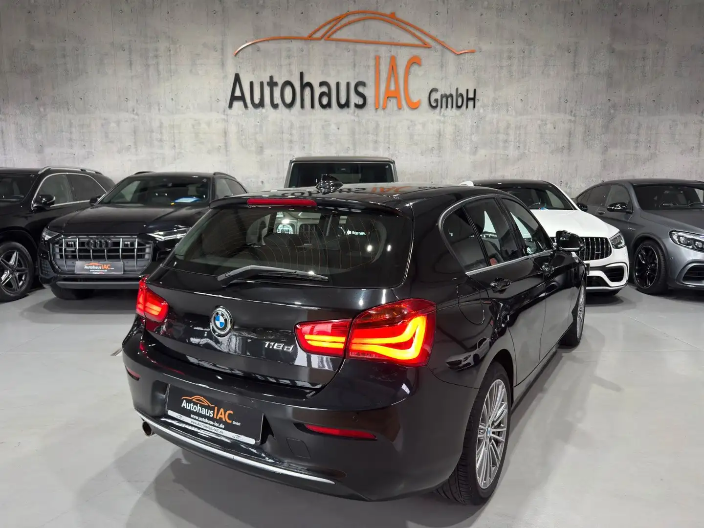 BMW 118 /d/Urban Line/2-ZONEN/LED/ Schwarz - 2