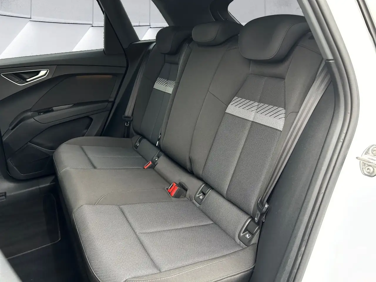 Audi Q4 e-tron 40 S LINE *MMI NAVI*MATRIX*AHK*20 ZOLL 14