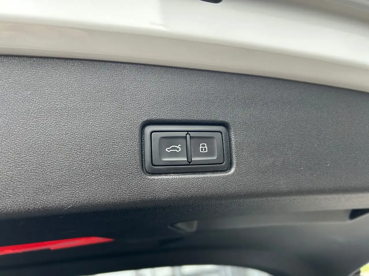 Audi Q4 e-tron 40 S LINE *MMI NAVI*MATRIX*AHK*20 ZOLL 19