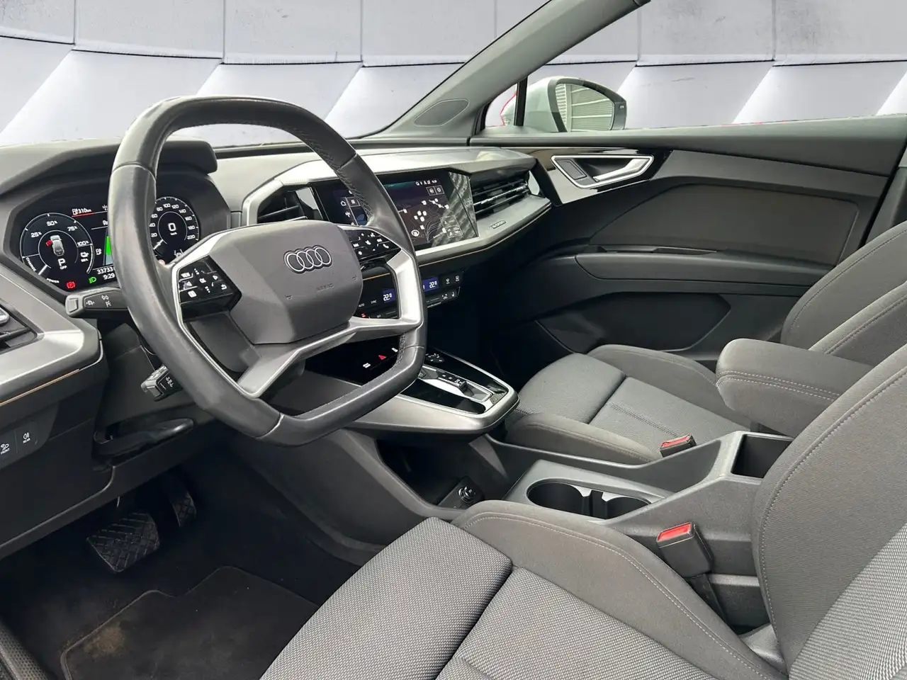 Audi Q4 e-tron 40 S LINE *MMI NAVI*MATRIX*AHK*20 ZOLL 9