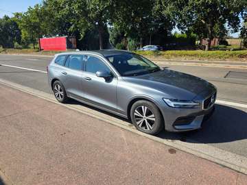 V60 2.0 D3 Momentum Core Geartronic AUT. IN ZEER GOEDE STAAT MET KEURING EN GARANTIE !!