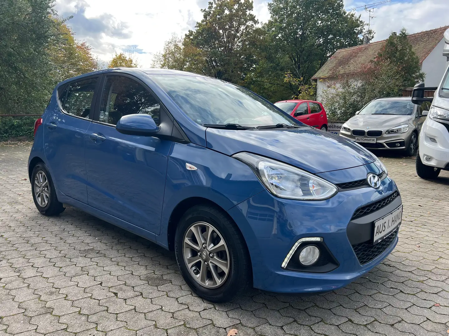 Hyundai i10 FIFA World Cup Edition MFL SH LH 1 Hand TOP Blau - 2