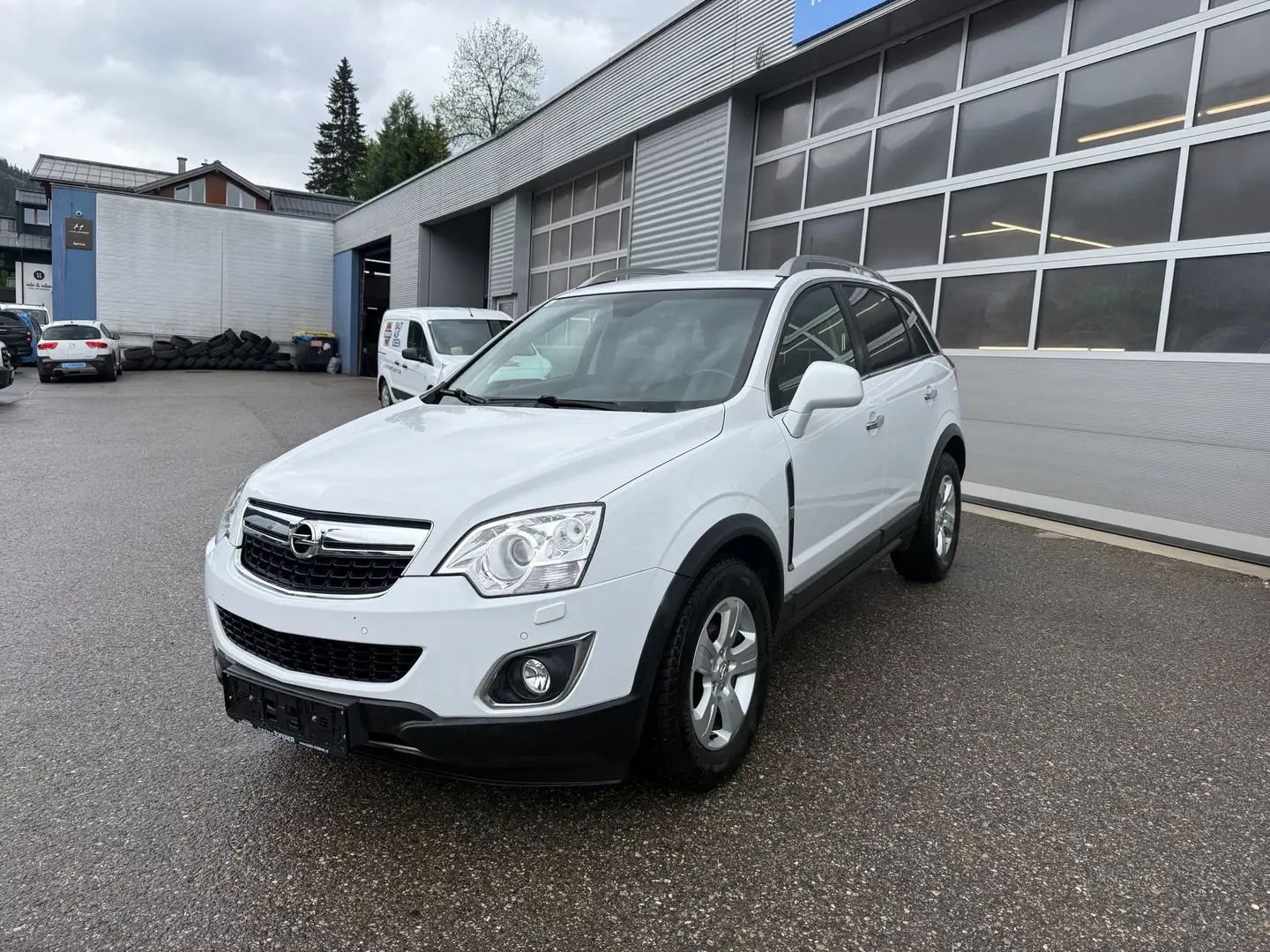 Opel Antara Antara 2,2 CDTI 4x4  Aut. Cosmo Weiß - 2