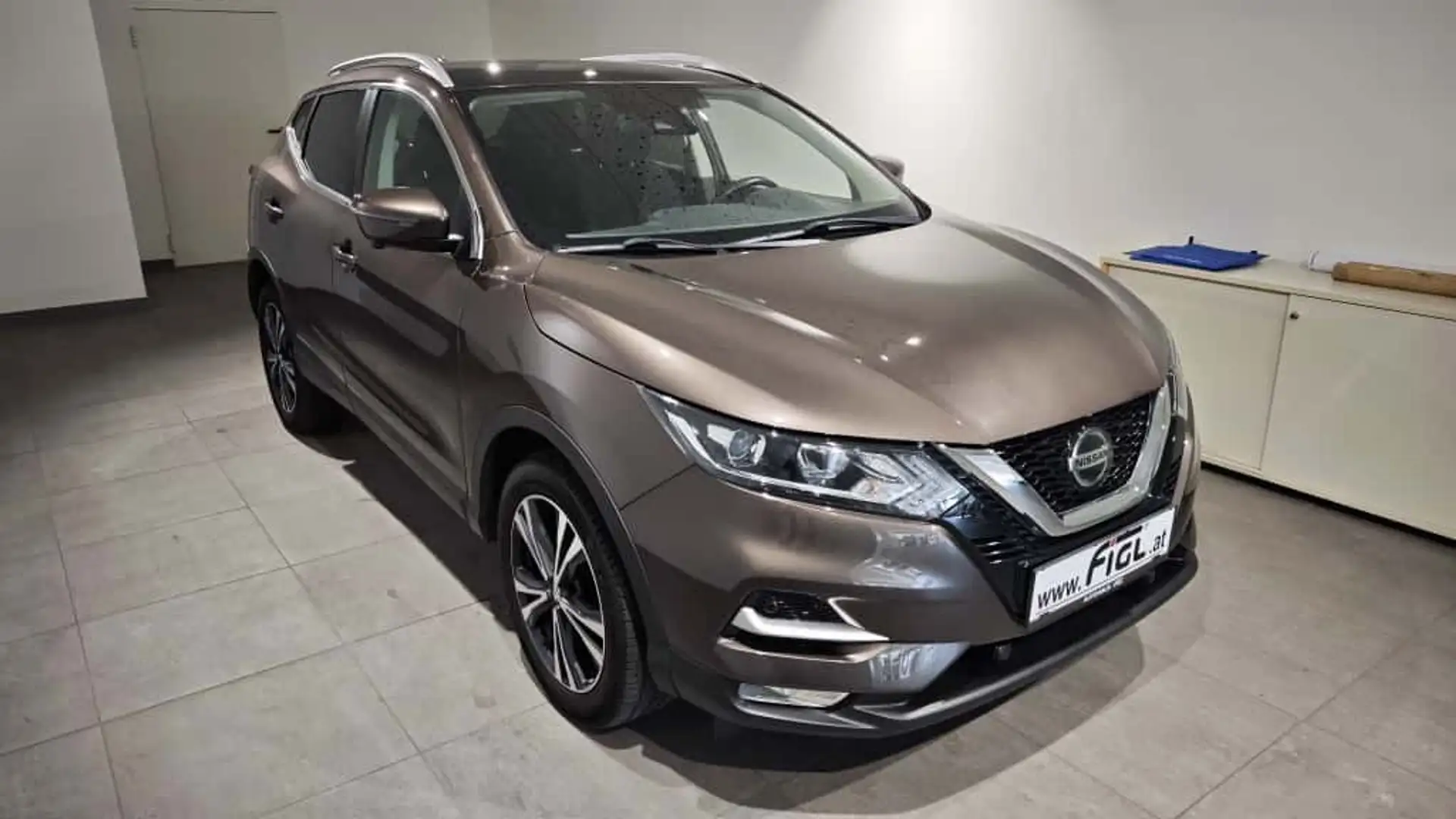 Nissan Qashqai 1,3 DIG-T Zama DCT Aut. Braun - 2