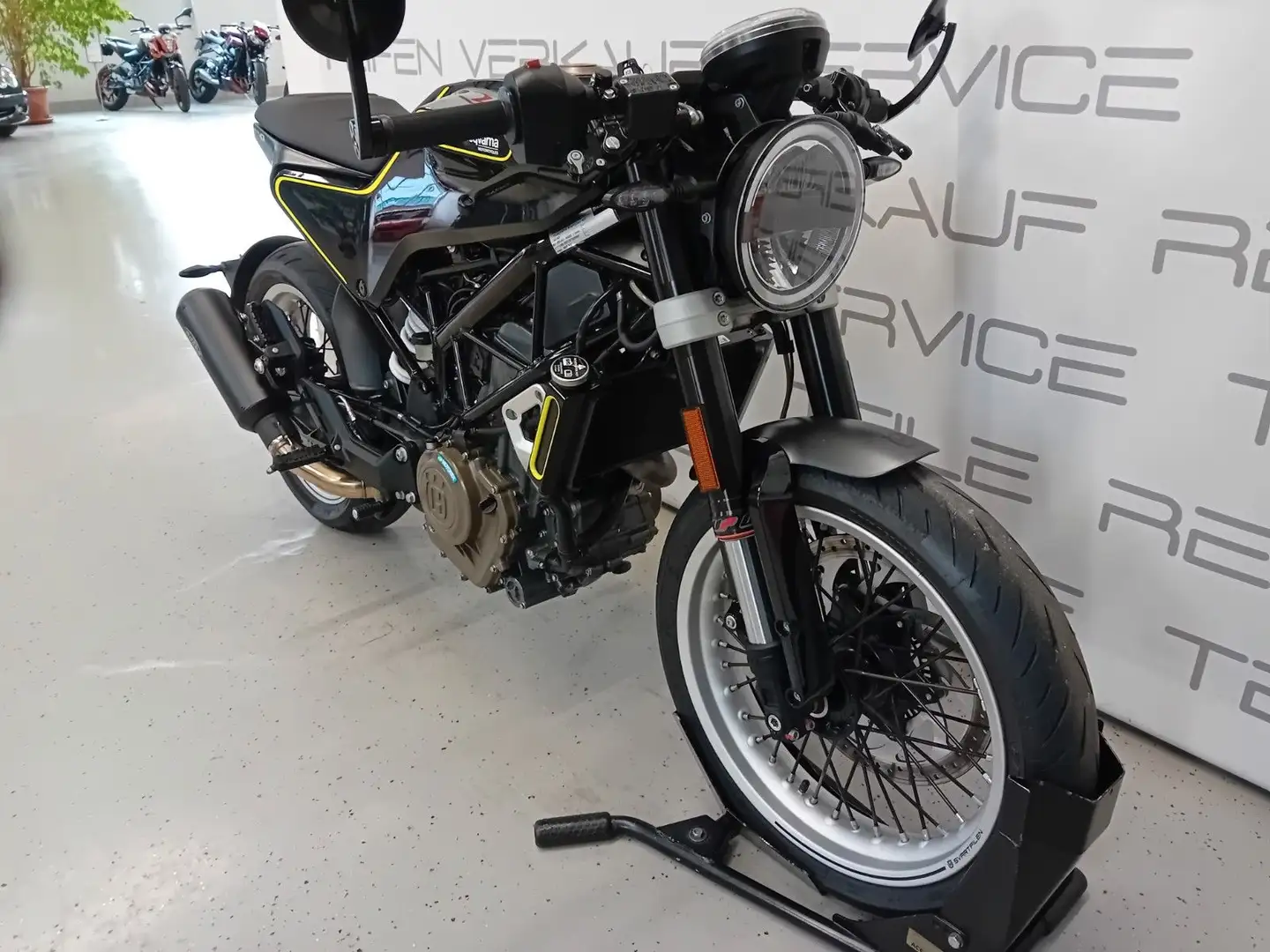 Husqvarna Svartpilen 401 Negro - 2