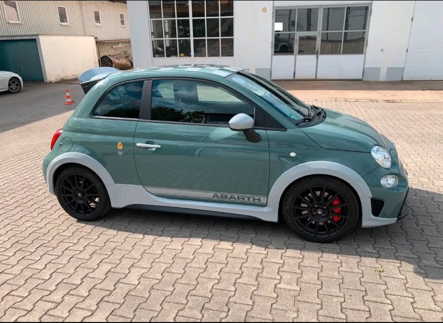 Abarth 695 70th Anniversario Grün - 2