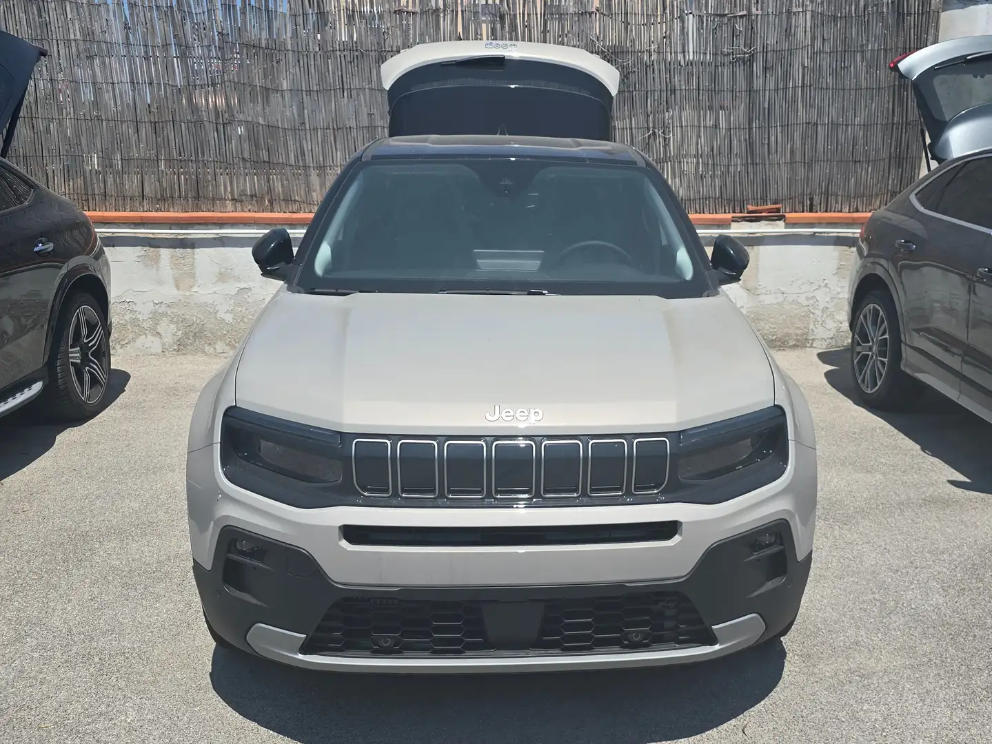 Jeep Avenger Avenger 1.2 turbo e-hybrid mhev Summit 102cv edct6 Argento - 1