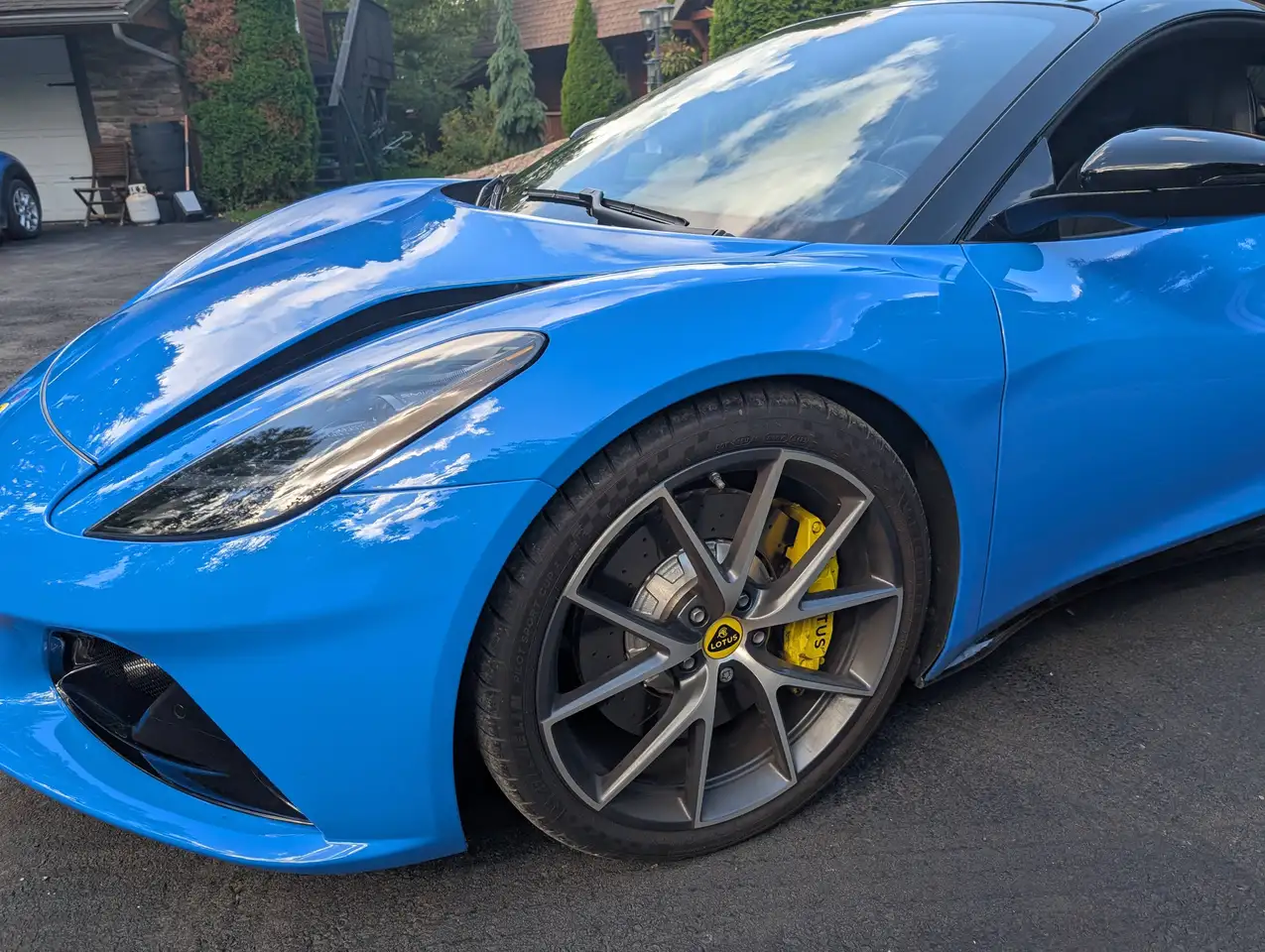 Lotus Emira снимка Lotus Emira