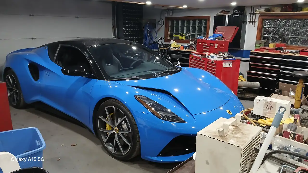 Lotus Emira снимка Lotus Emira