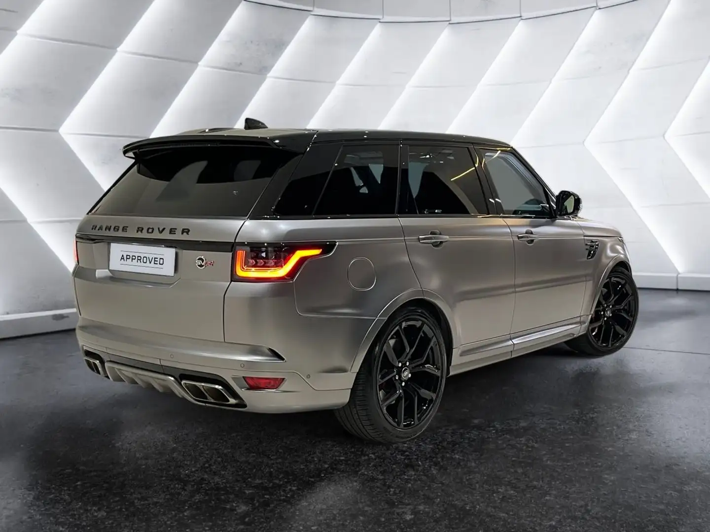 Land Rover Range Rover Sport 5.0 V8 SC SVR Aut. Zwart - 2
