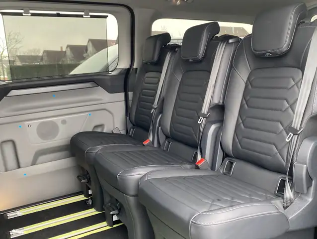 Ford Tourneo Custom view 11