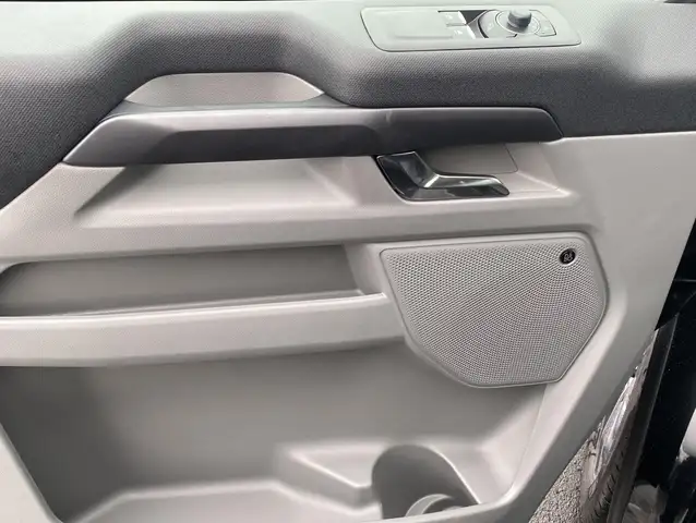 Ford Tourneo Custom view 6