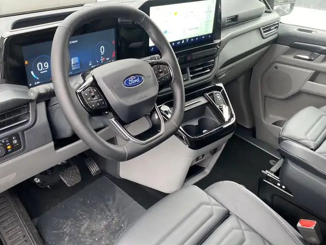 Ford Tourneo Custom view 7