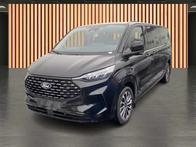 Ford Tourneo Custom view 2