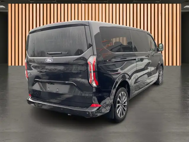 Ford Tourneo Custom view 4