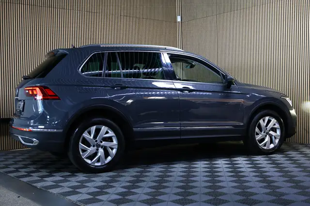 Volkswagen Tiguan view 5