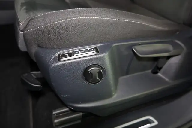 Volkswagen Tiguan view 15