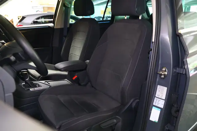 Volkswagen Tiguan view 13