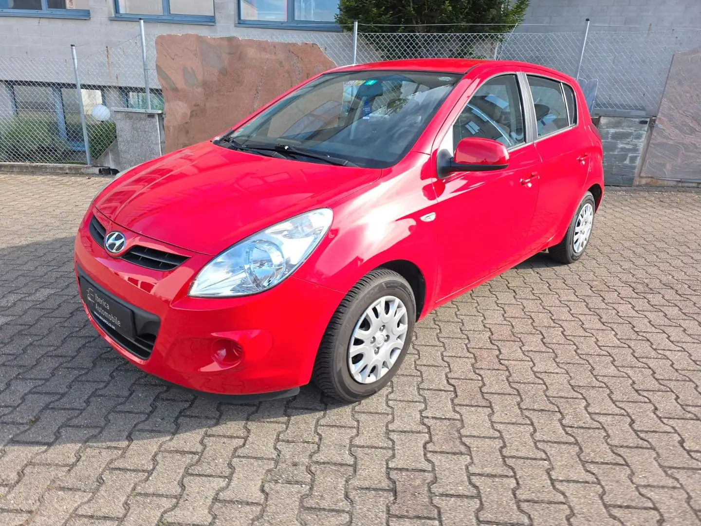 Hyundai i20 UEFA Euro 2012 Edition Rot - 1