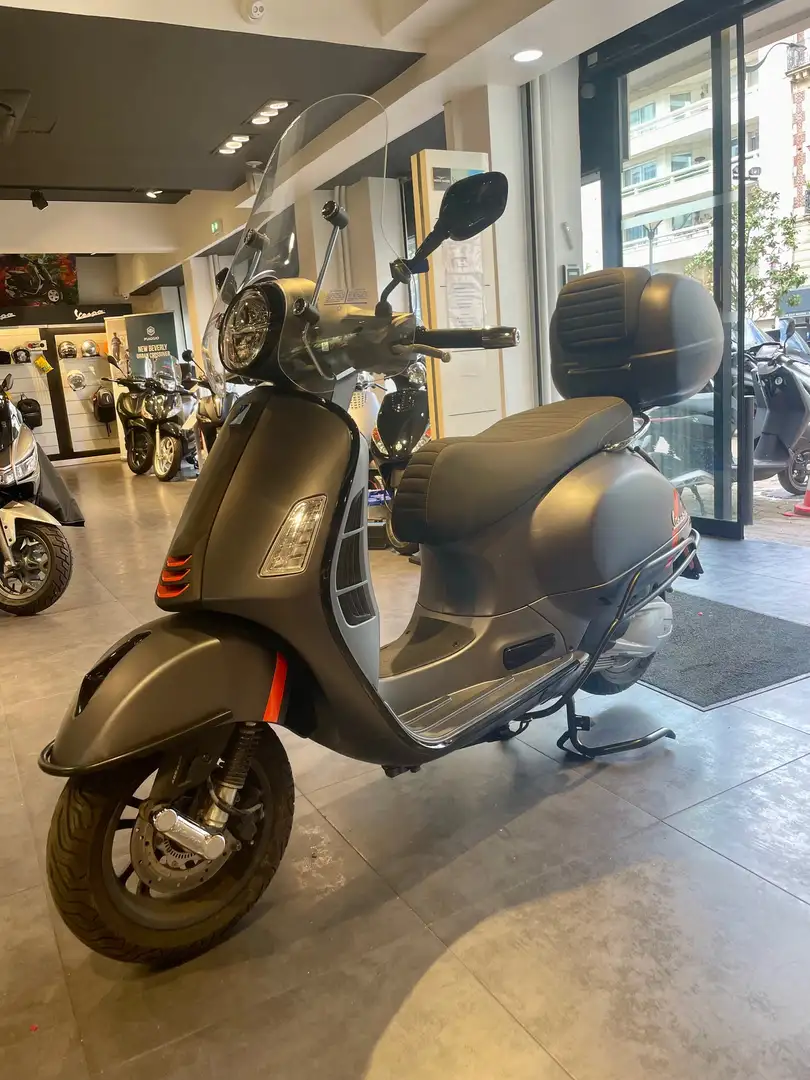 Vespa GTS 300 Gris - 2