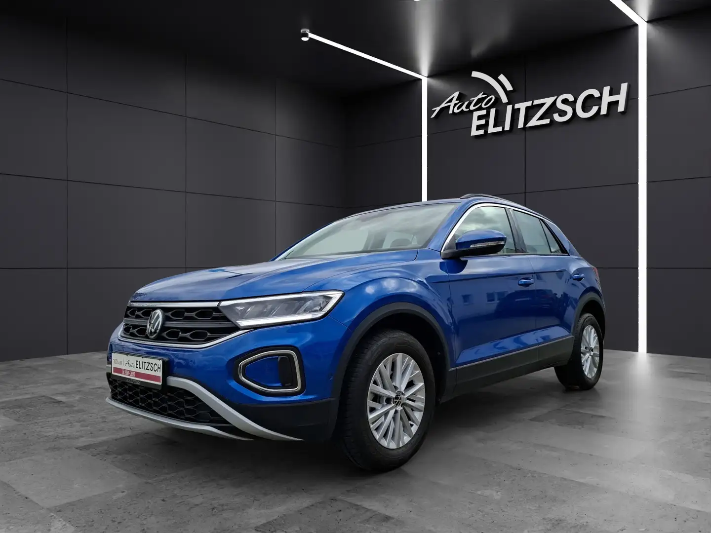 Volkswagen T-Roc TSI Life DSG LED Navi AID ACC Park-Assist SH Blau - 2