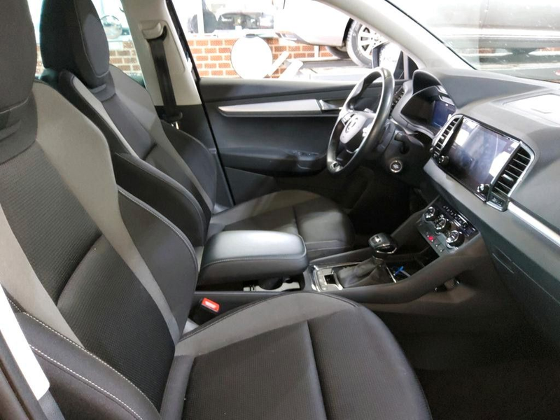 Skoda Karoq Tour 2.0TDI DSG Navi AHK SHZ LED Alu17 — photo 5