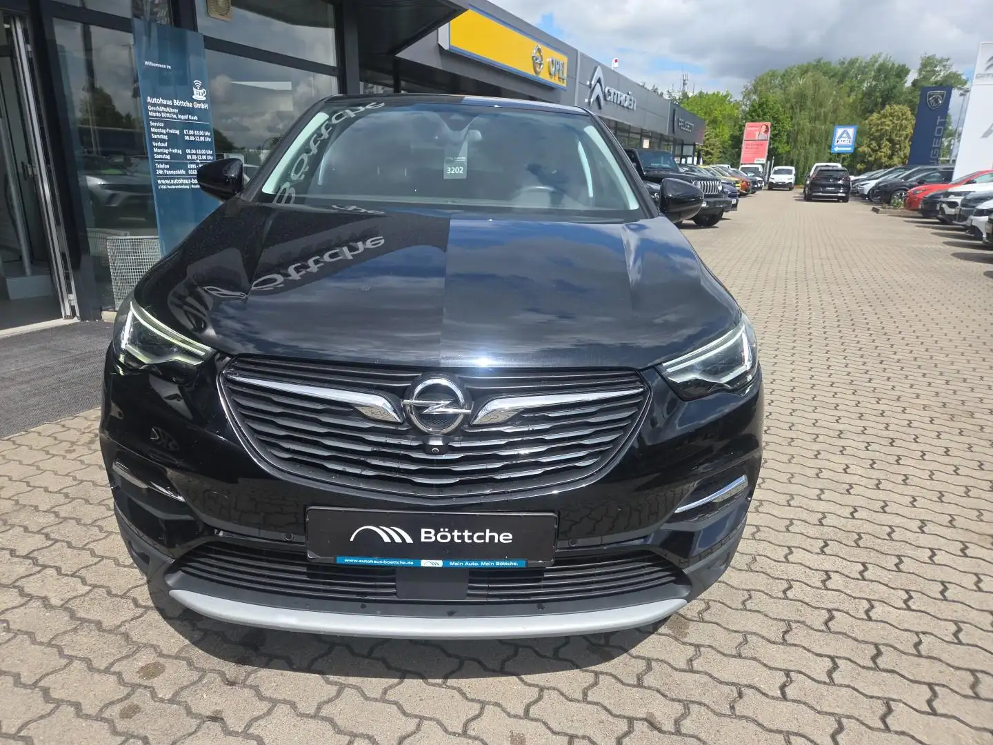 Opel Grandland X 1.6 Innovation Schwarz - 2