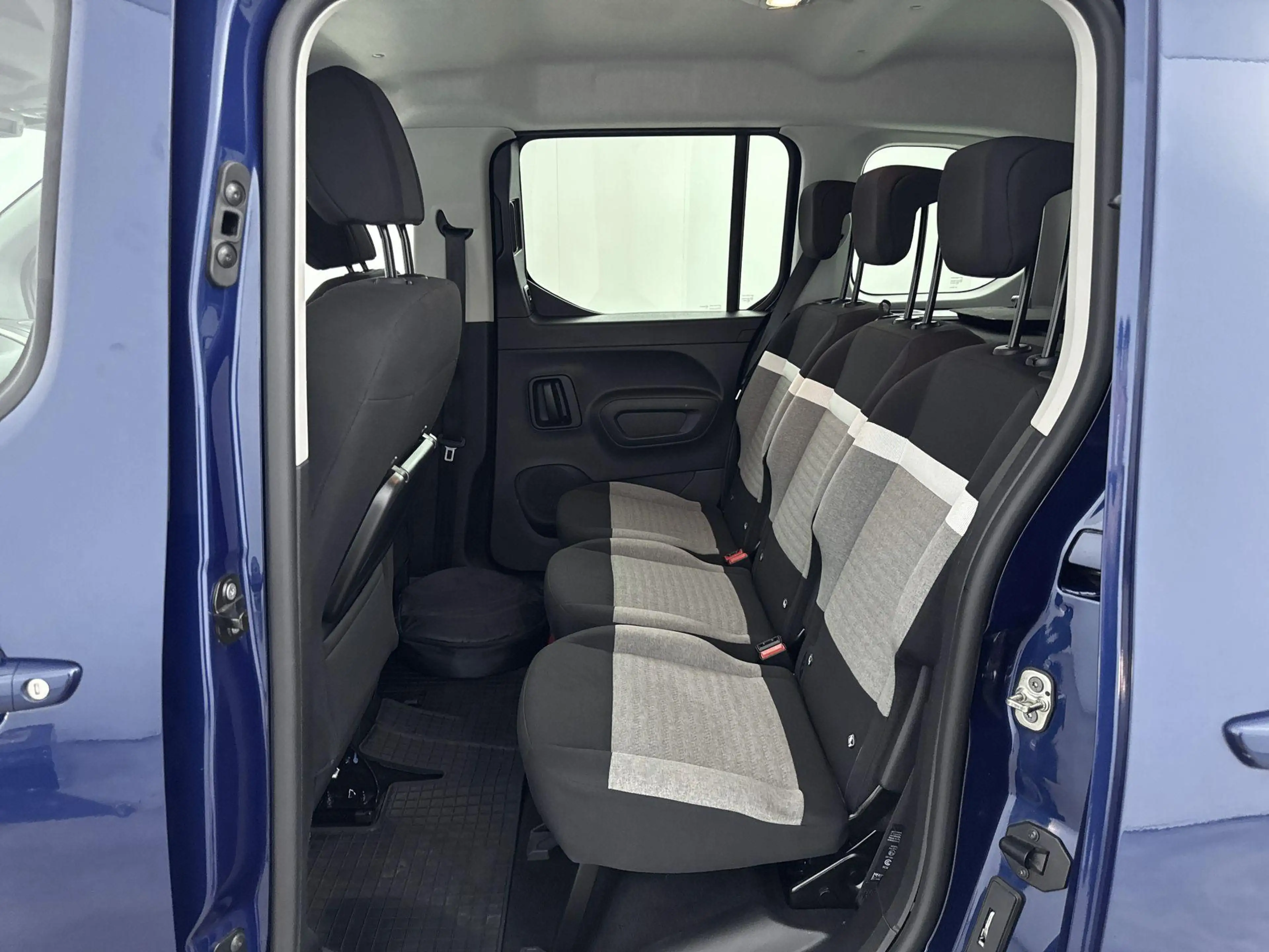 Citroen Berlingo ë-Berlingo 136 pk 50 kWh Shine | ACCU 95% |  Stoel — photo 9