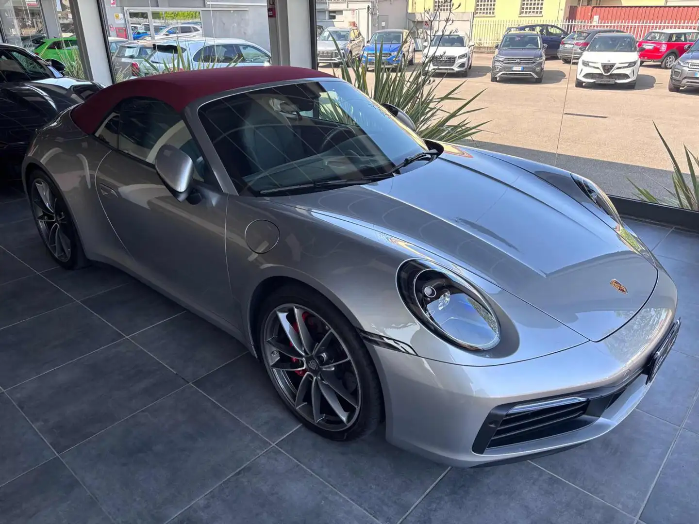 Porsche 992 911 Carrera 4S Cabriolet - UFF. ITALIA - IVA ESP - Zilver - 1