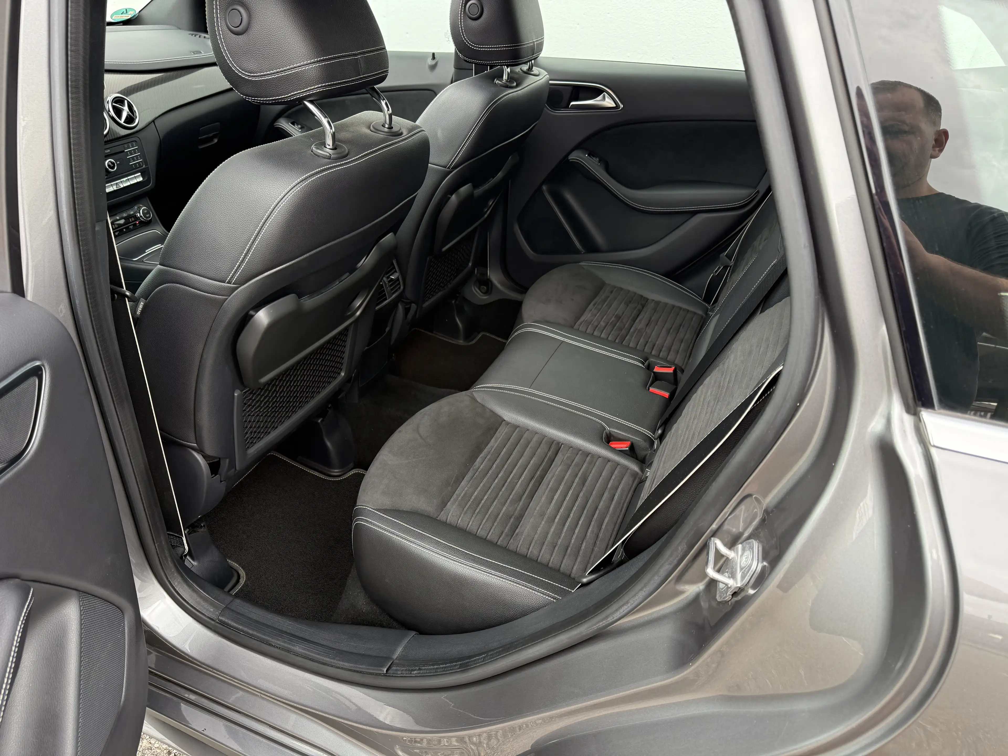 Mercedes-Benz B 250 B 250 4Matic AMG LINE (246.246) — photo 13