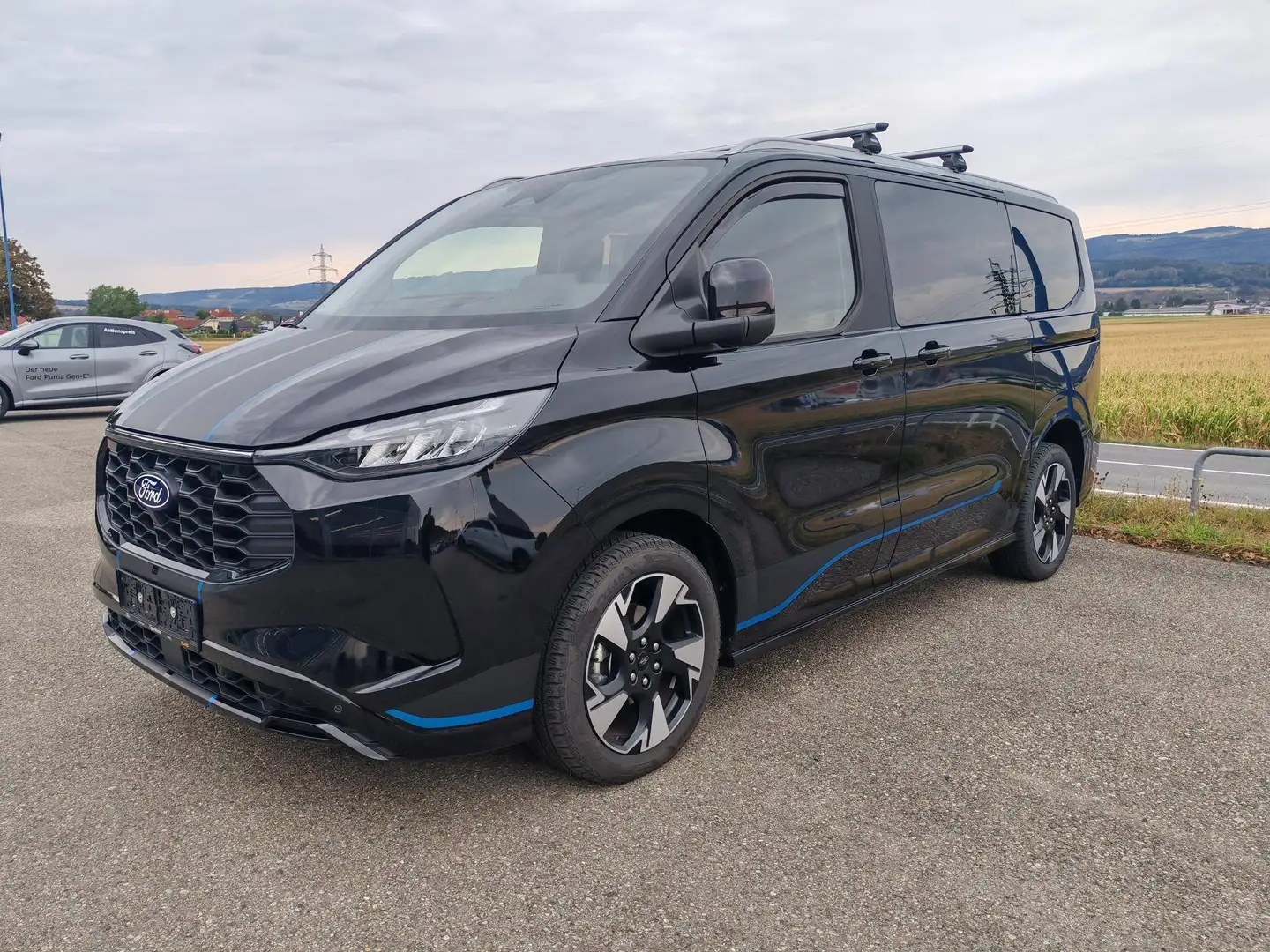 Ford Tourneo Custom Tourneo Custom Bus 2.5 PHEV 340 L1H1 FWD Sport Aut. Sport Schwarz - 2