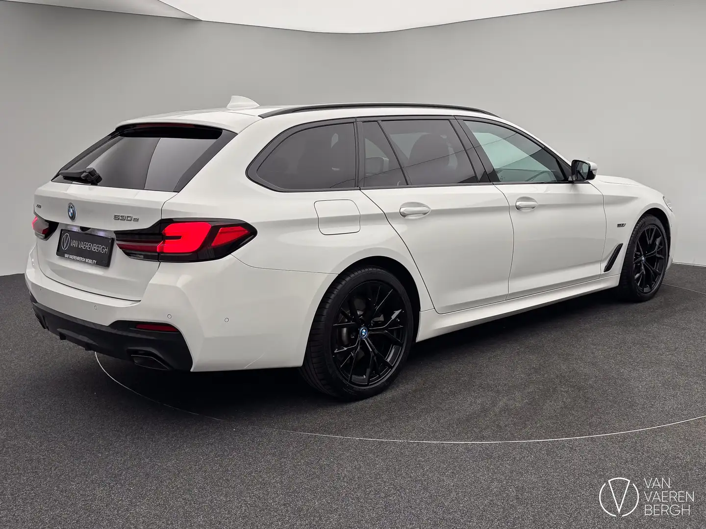 BMW 530 530e Touring xDrive/M SPORT/ PANO/ CARPLAY Blanco - 2