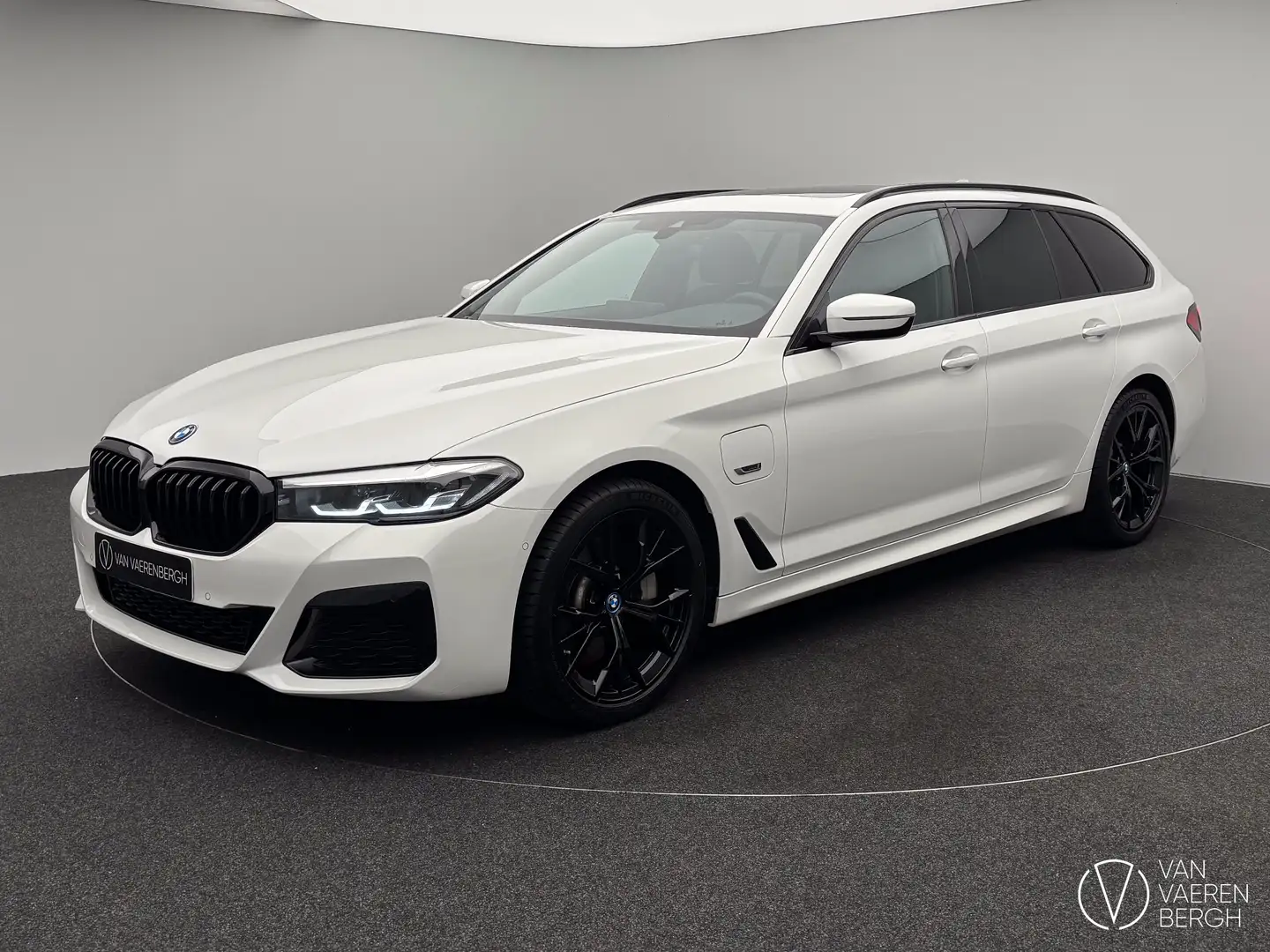 BMW 530 530e Touring xDrive/M SPORT/ PANO/ CARPLAY Blanco - 1