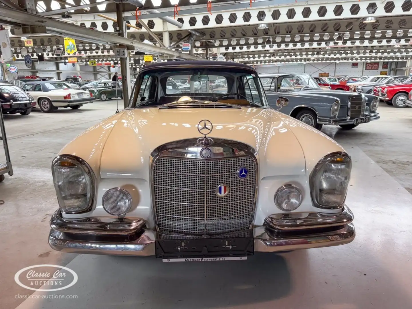 Mercedes-Benz 220 Convertible  - ONLINE AUCTION Wit - 2