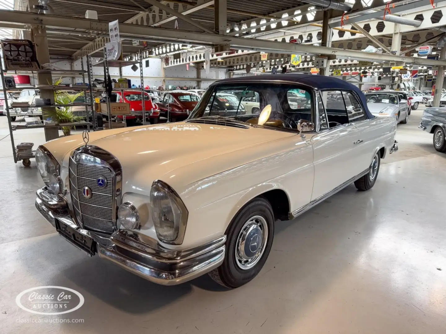 Mercedes-Benz 220 Convertible  - ONLINE AUCTION Wit - 1