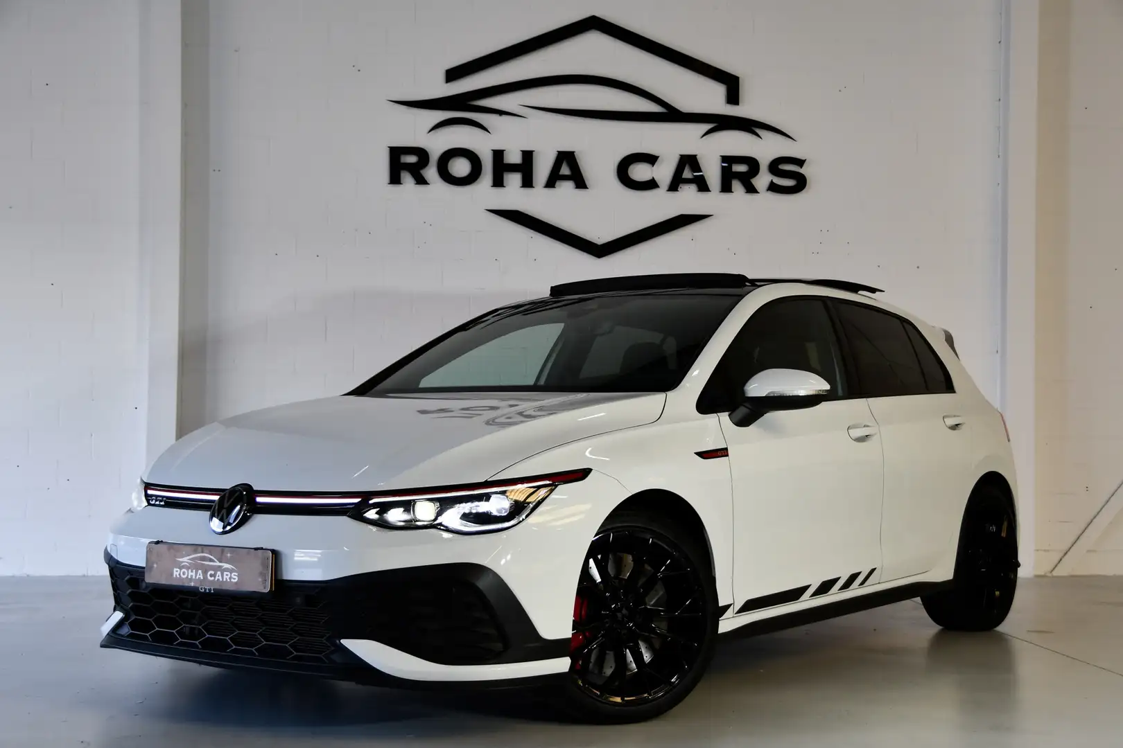 Volkswagen Golf GTI 2.0 TSI CLUBSPORT 300pk panorama Wit - 1