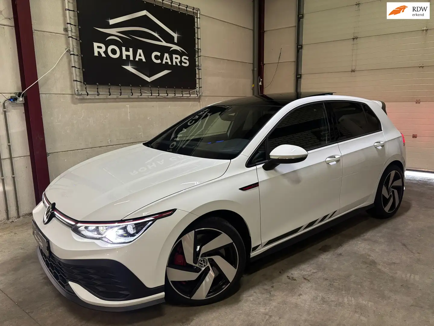Volkswagen Golf GTI 2.0 TSI CLUBSPORT 300pk panorama Wit - 1