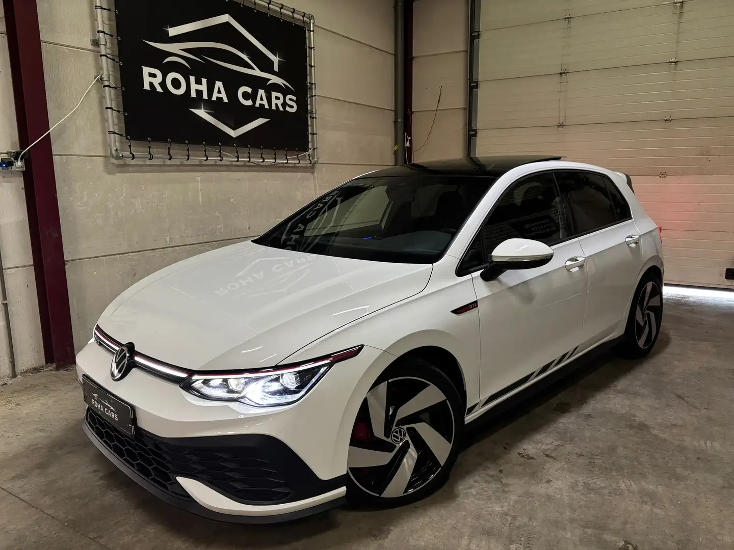Volkswagen Golf GTI 2.0 TSI CLUBSPORT 300pk panorama Wit - 2
