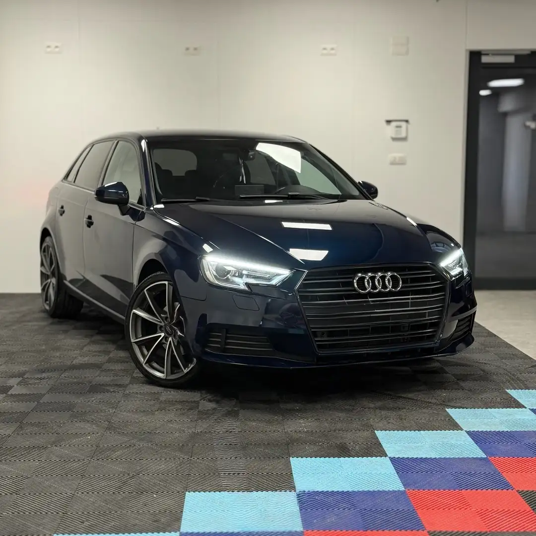 Audi A3 Sportback 1.6 TDi Reserver Blauw - 1