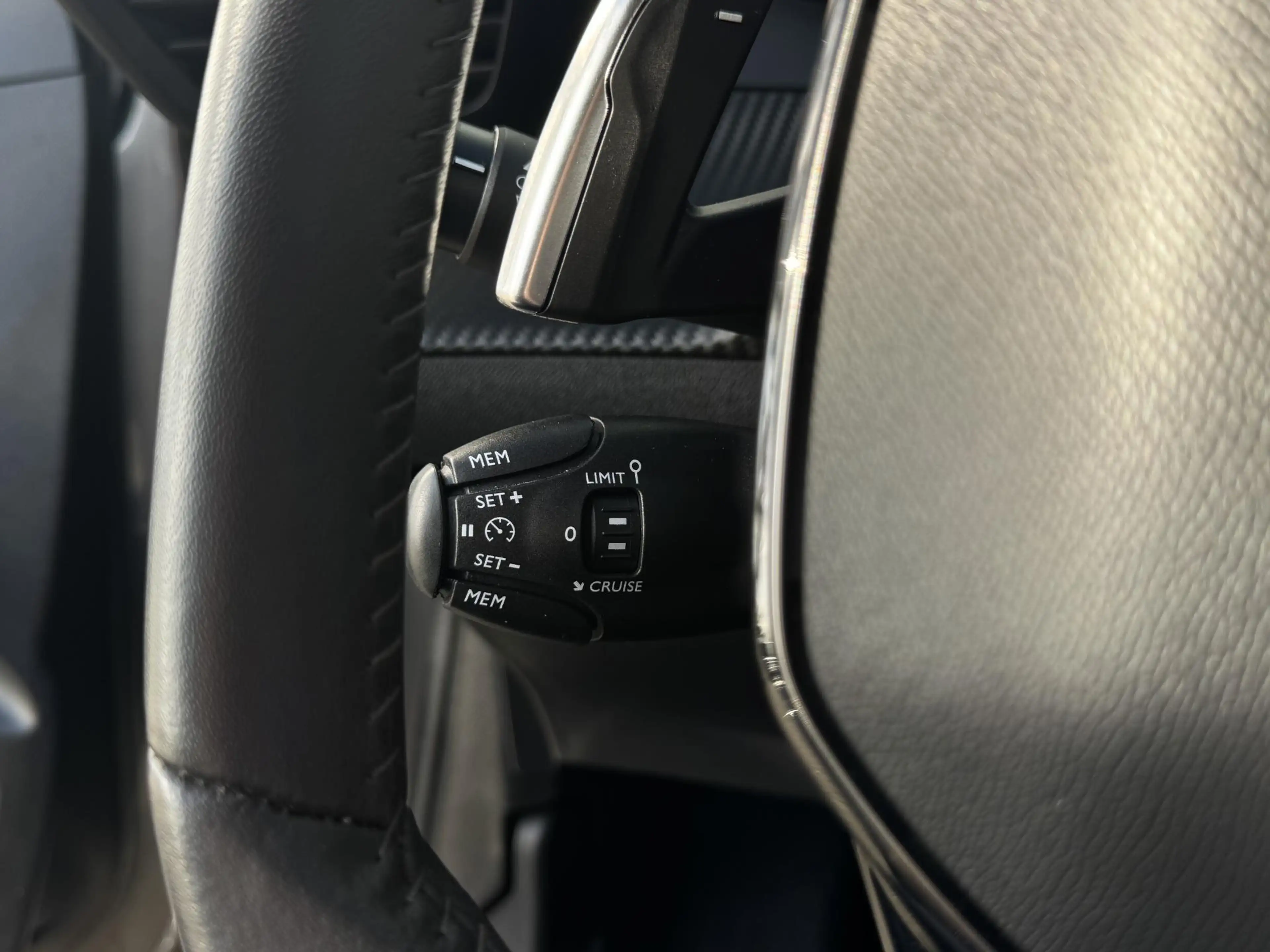 Peugeot 208 1.2 PureTech Active Pack | Automaat | Cruise Contr — photo 3