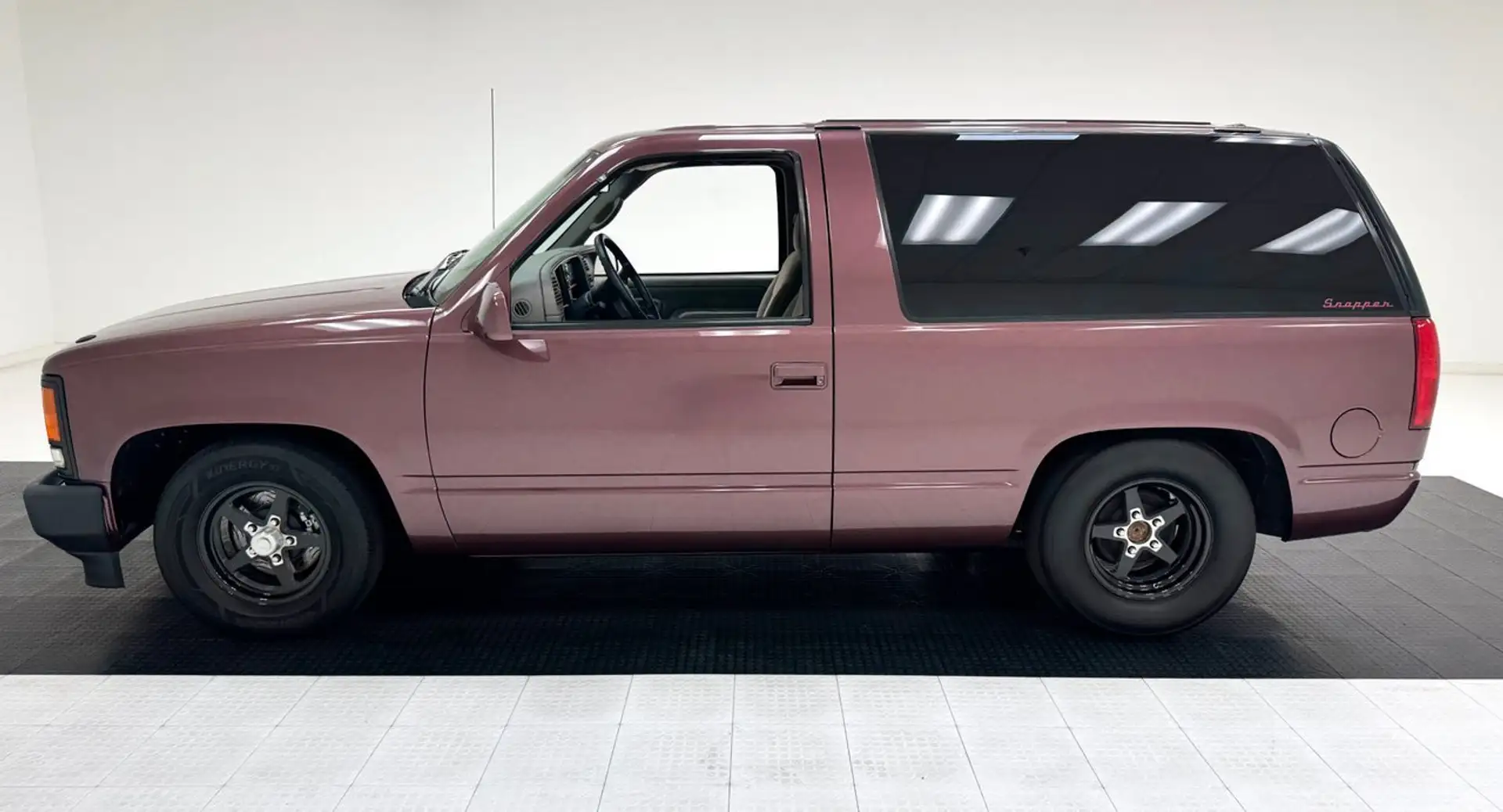 GMC Yukon Gold - 2