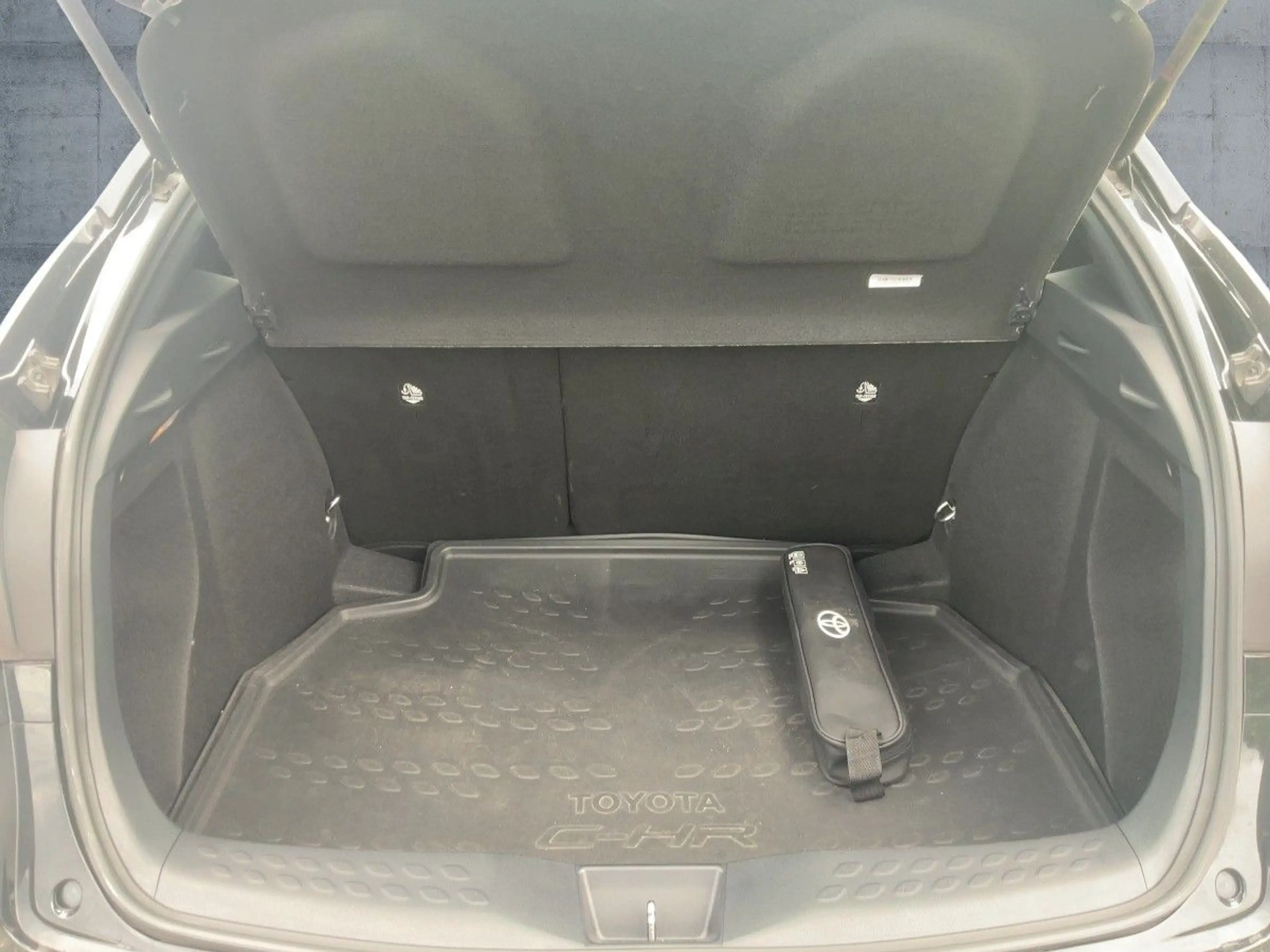 Toyota C-HR 1.8 l Hyb. BUSINESS Bi-LED+NAV+ACC+RFK+SHZ — photo 14