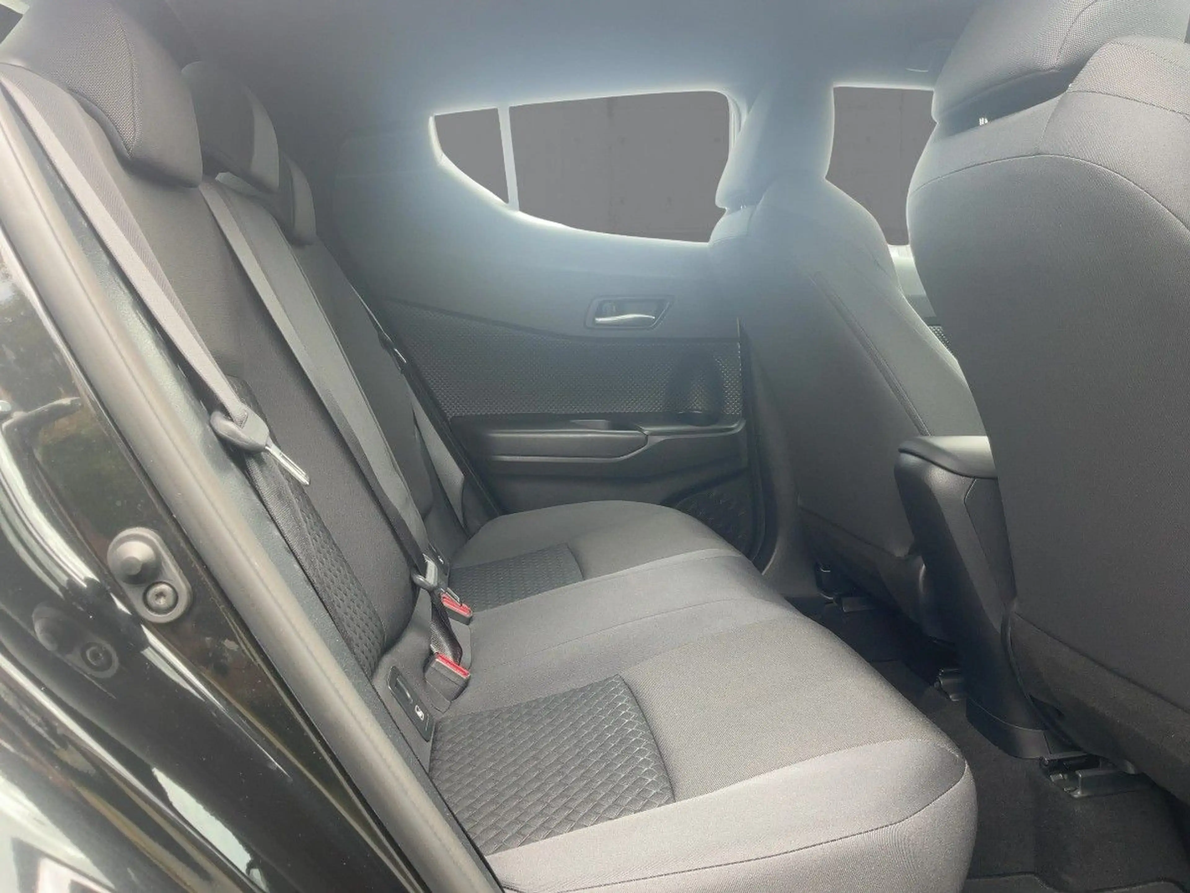 Toyota C-HR 1.8 l Hyb. BUSINESS Bi-LED+NAV+ACC+RFK+SHZ — photo 13